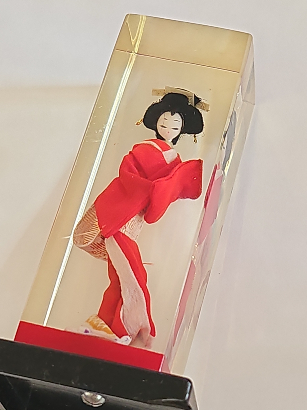 Vintage 1960s Lucite Encased Geisha Miniature 4.5" Figurine / Decor
